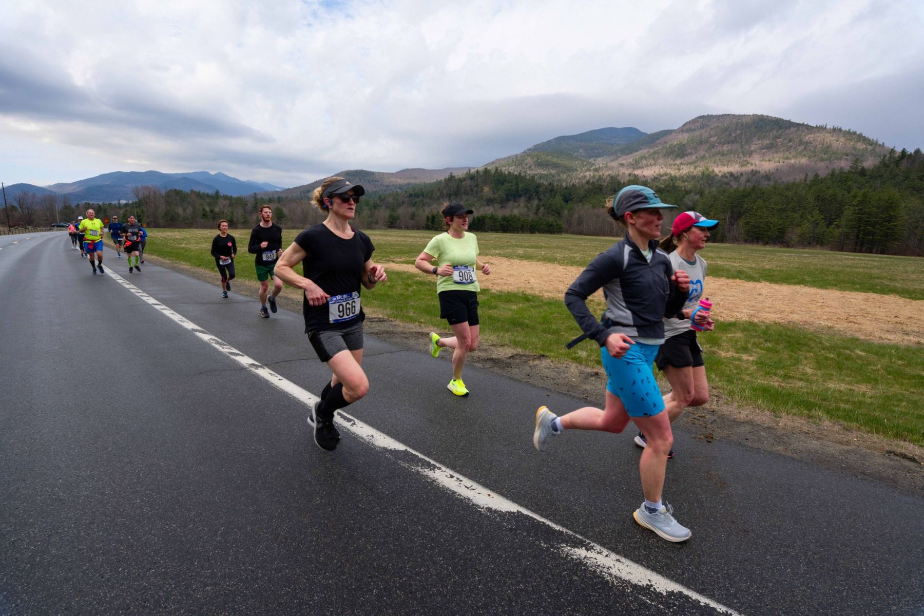/data/images/2024-Half-Marathon_Eric-Teed-2100x1400-bc44f1bf-0100-4eb3-9bb2-5d1185f47982.jpg
