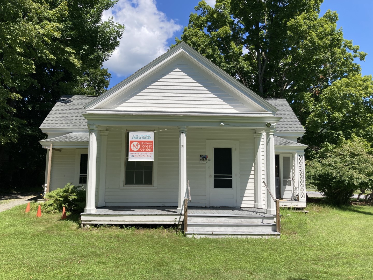 /data/images/news/RS7953_Hale%20House%20Law%20Library%20(Large).jpg